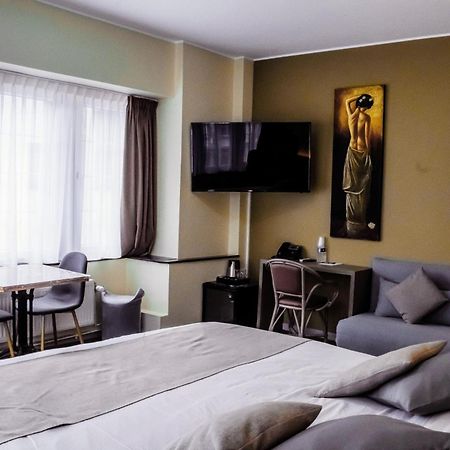 Hotel Des Postes Houffalize Bagian luar foto