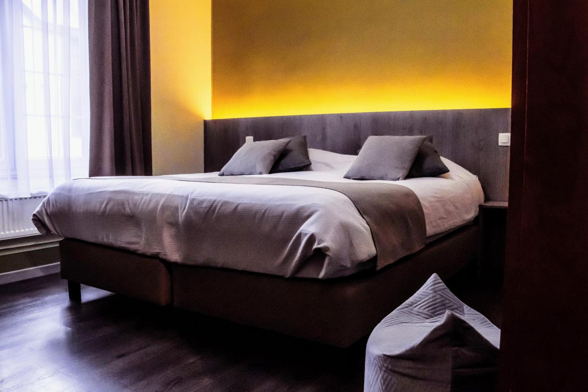 Hotel Des Postes Houffalize Bagian luar foto
