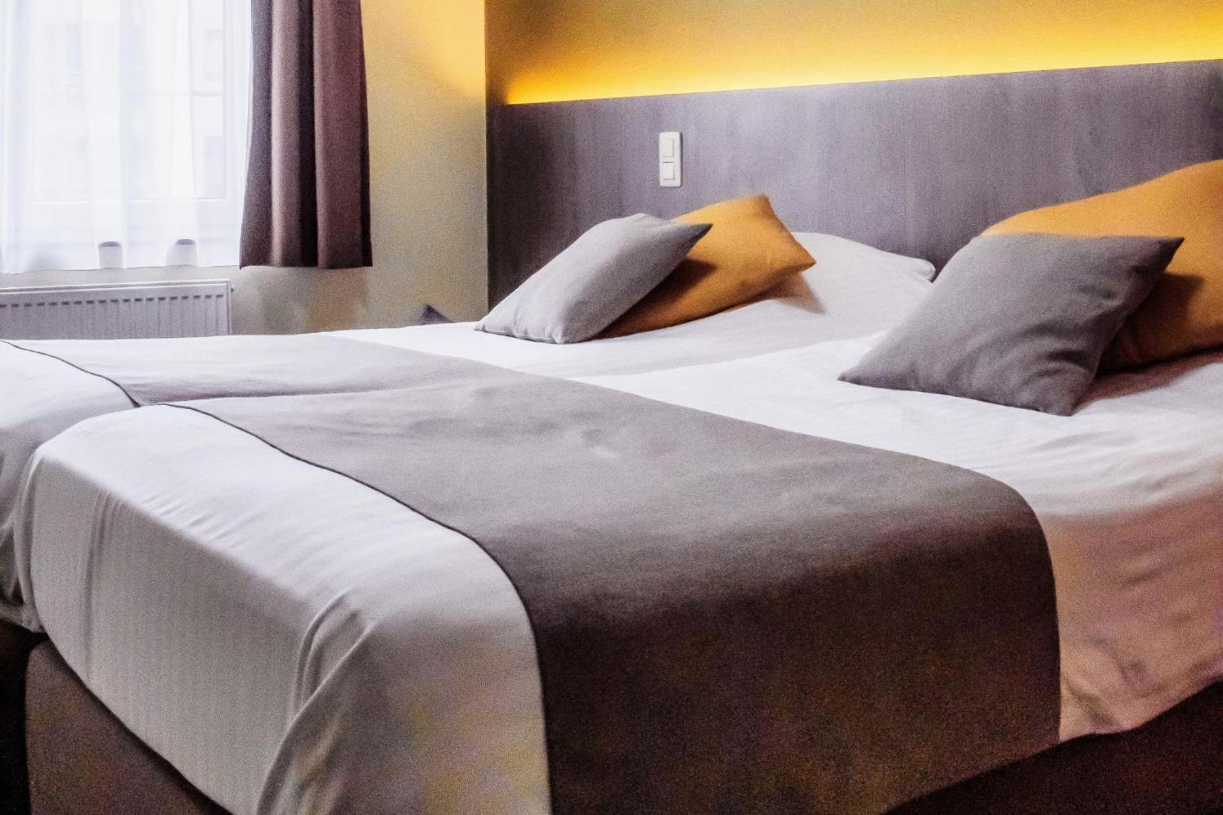 Hotel Des Postes Houffalize Bagian luar foto
